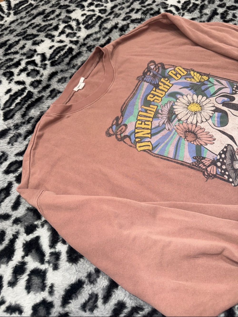 O'Neill Light Brown Crewneck with Floral Skull Graphic - Picture 3 of 8